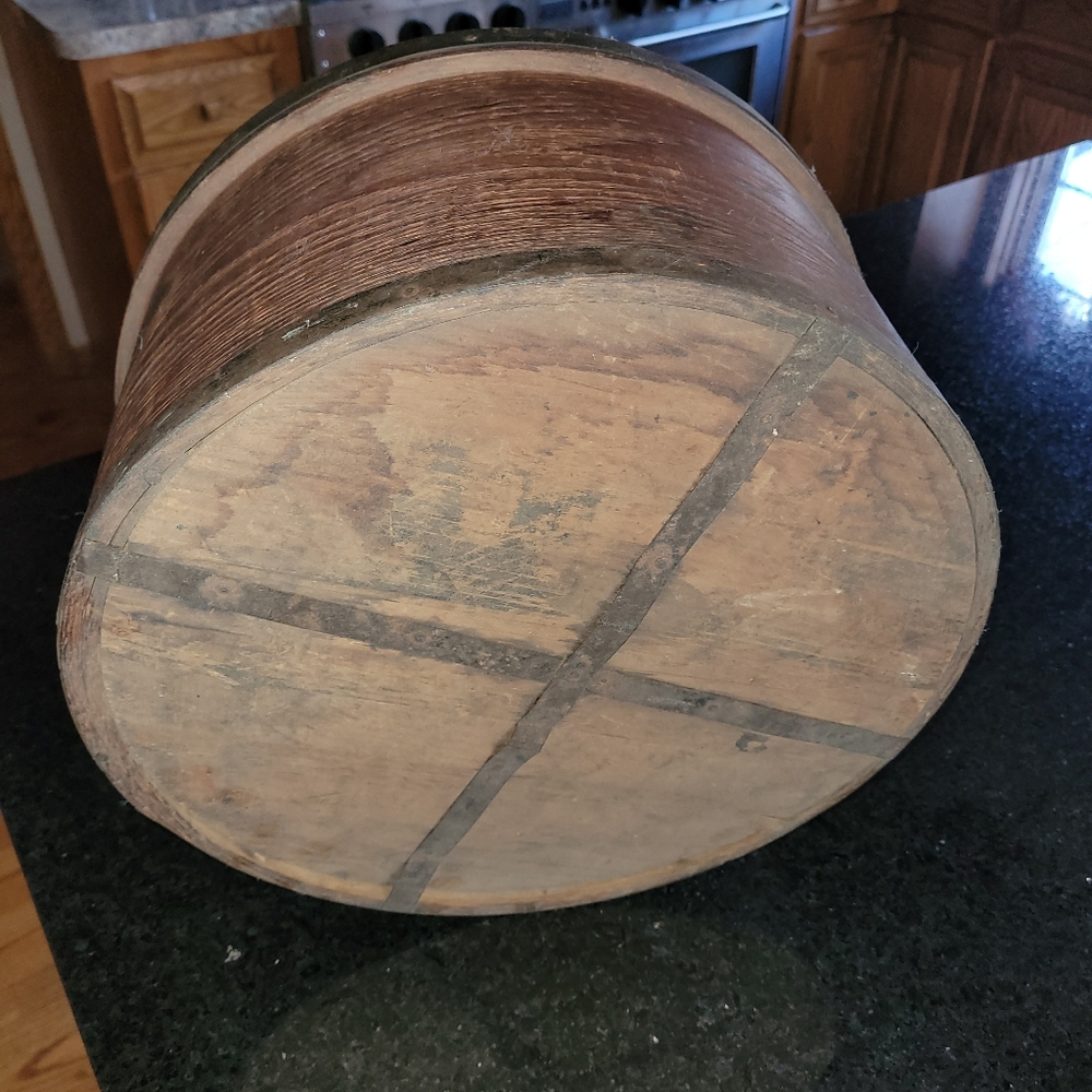 Vintage Dry Measure Container - Picture 6 of 8